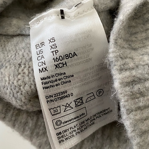 Gray H & M Turtleneck sweater - Picture 3 of 4